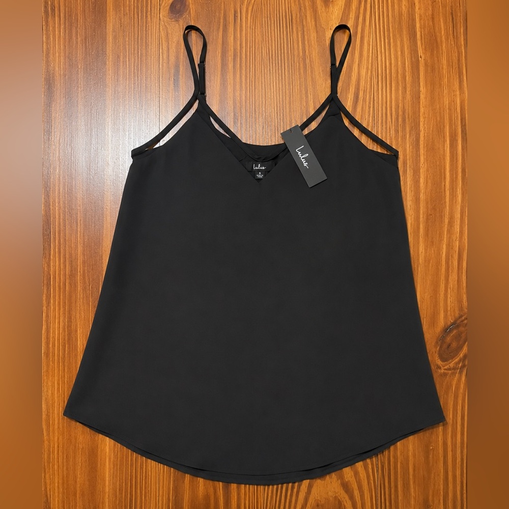 Lulus Black V Neck lined Cami Tank Top NWT Size Small Adjustable Straps Flowy